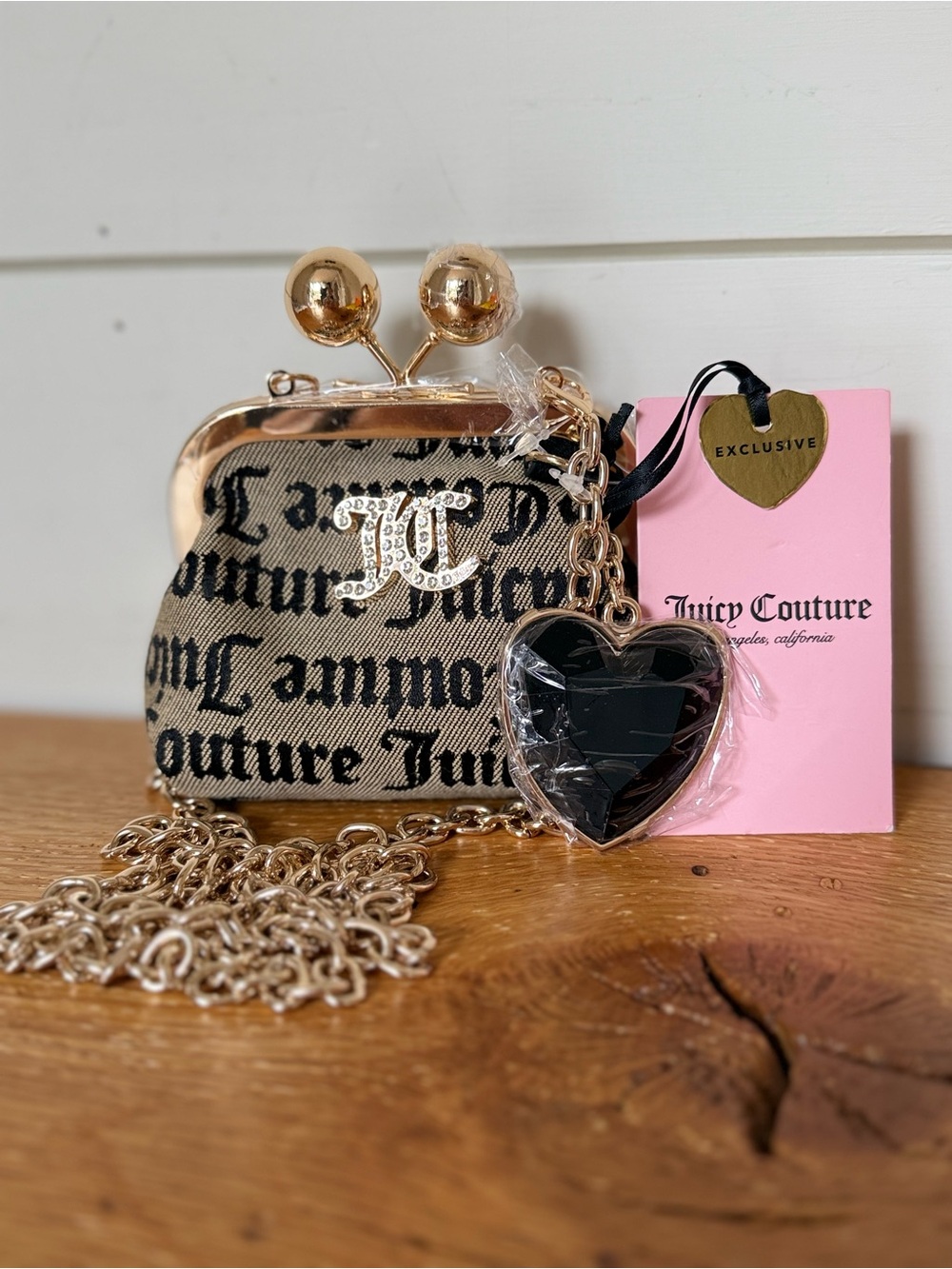 Juicy Couture Lovers Glam Juicy Kiss Lock Coin Purse NWT Black Beige Micro Bag